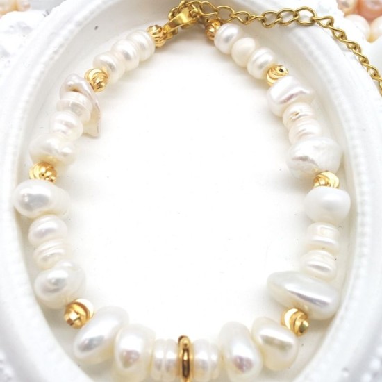 Queen Gold Coin Tag Baroque Freshwater Pearl Bracelet