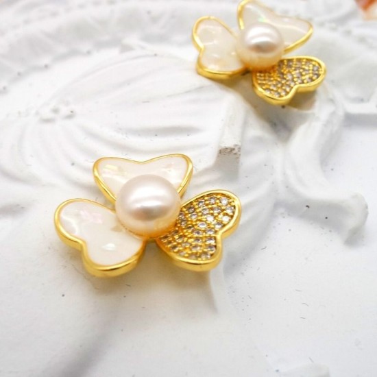 Flower Shape Rhinestone White Lacquer Crushed Shell Pearl Stud Earrings