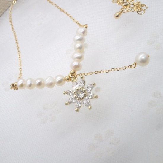 Natural Baroque Pearl Zircon Snowflake Clavicle Chain