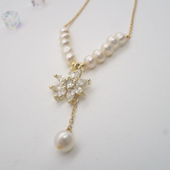 Natural Baroque Pearl Zircon Snowflake Clavicle Chain