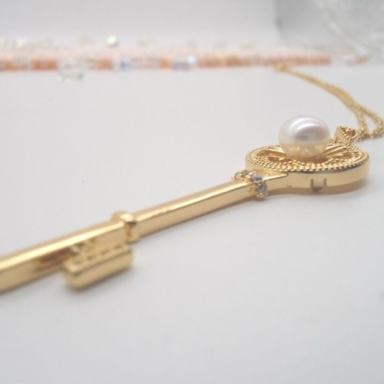 Copper Gold Plated Coquilles Pearl Key Pendant Necklace